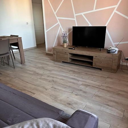 My House Apartment Roddino ภายนอก รูปภาพ