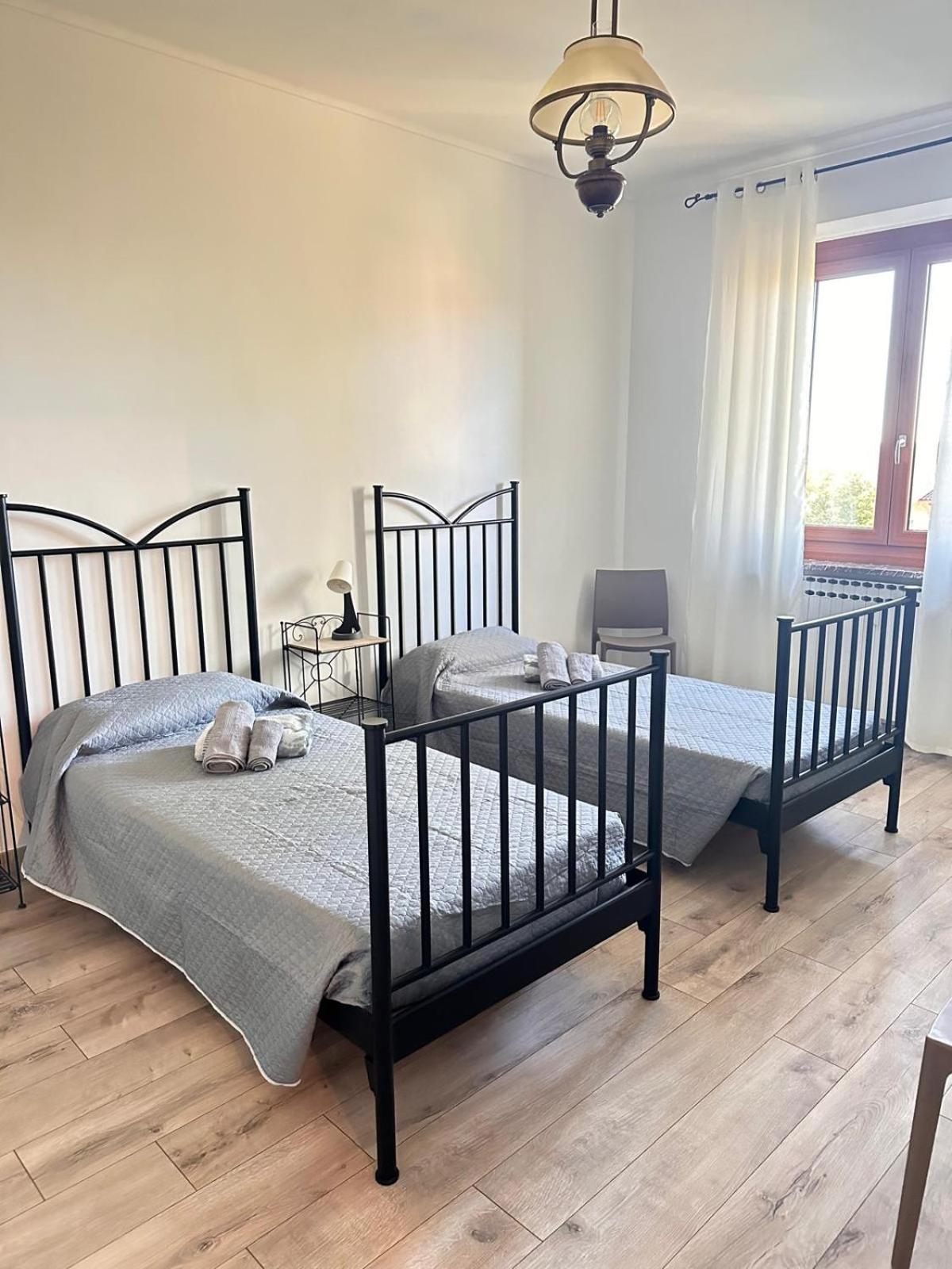 My House Apartment Roddino ภายนอก รูปภาพ