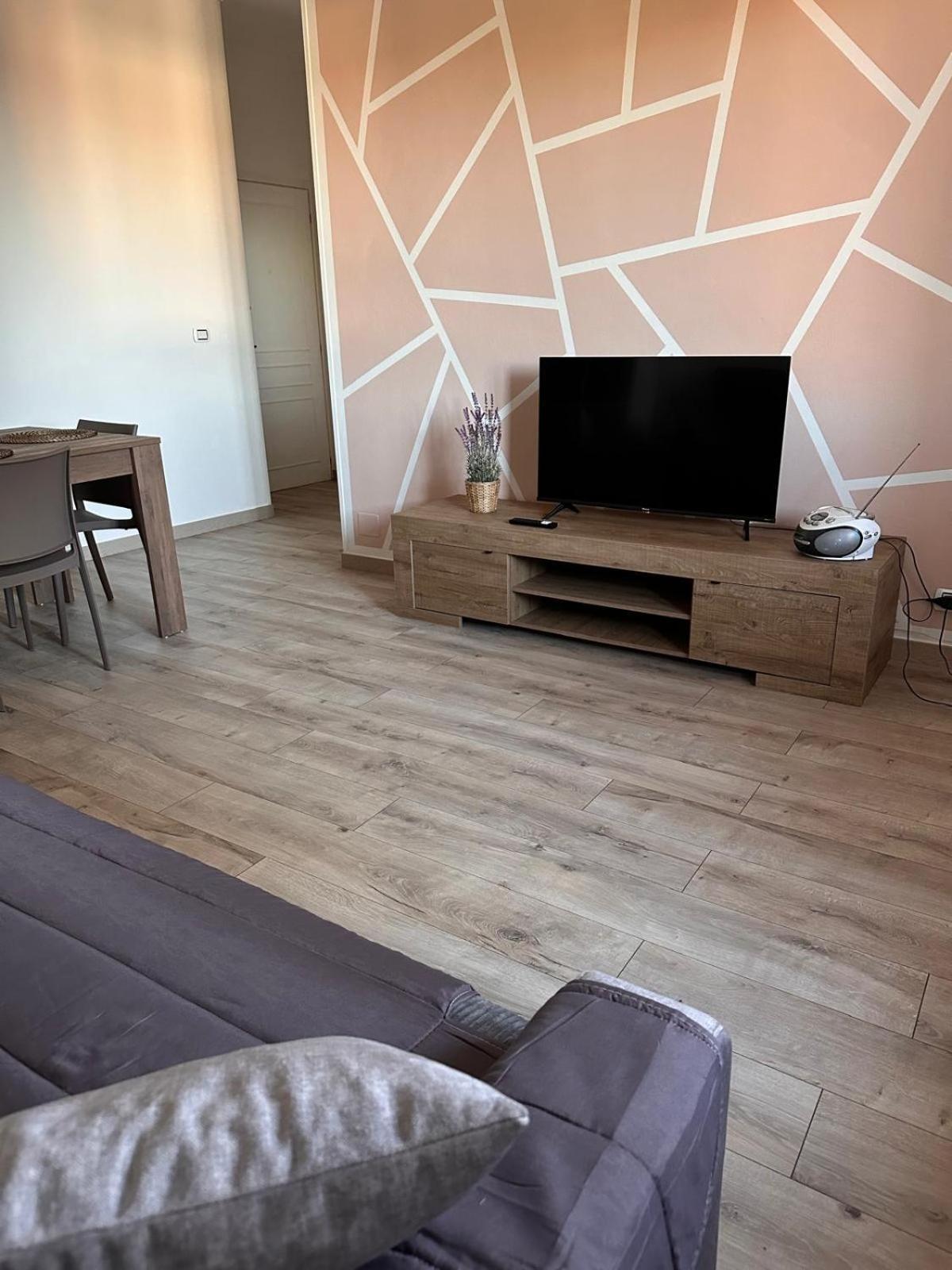 My House Apartment Roddino ภายนอก รูปภาพ